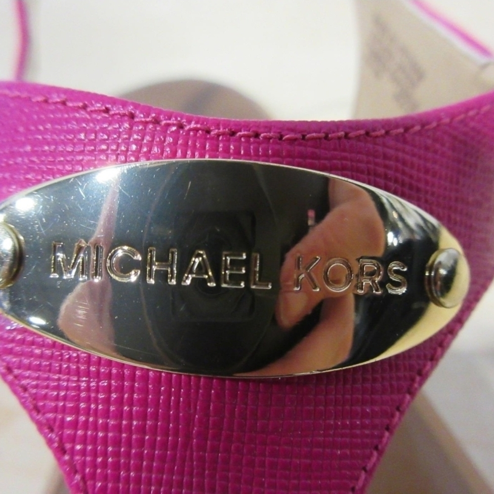 Michael Kors Vibrant Pink Thong Sandals - Picture 5 of 5
